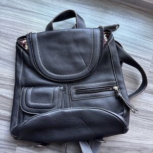 Tignanello Elegant Black Leather Backpack